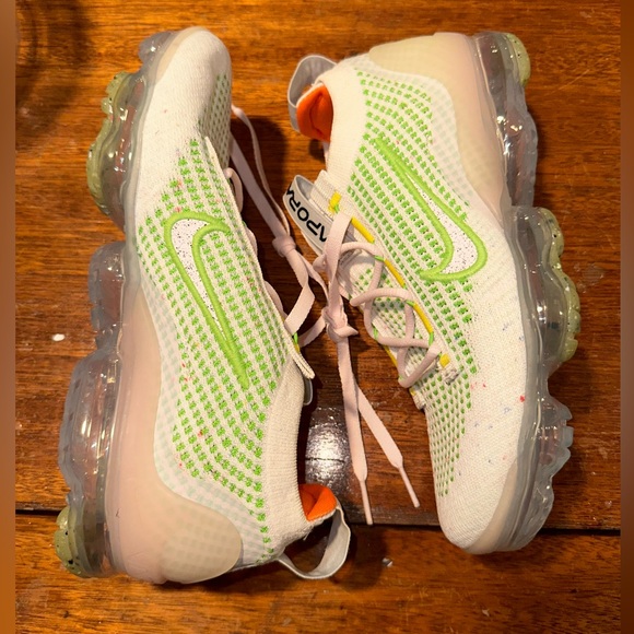 NWOT Women’s nike vapor max 2021 size 7 - Picture 3 of 6